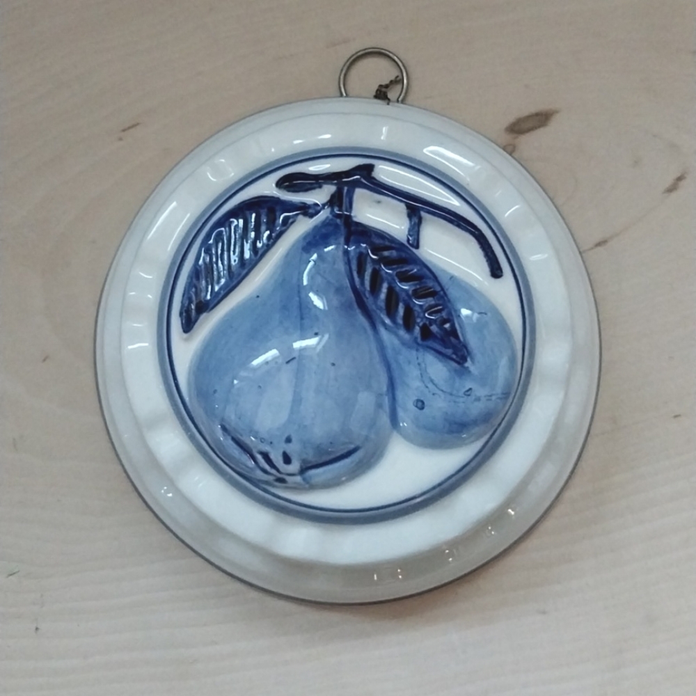 Vintage Handpainted Royal DELFT DAIC White & Blue Ceramic Mold 4.5” Wall Decor